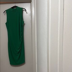 Elegant Green Sleeveless Dress